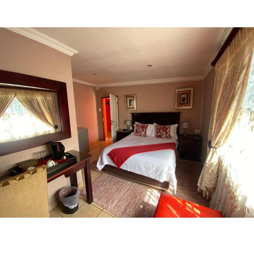 Madlula'S Guesthouse Pietermaritzburg Exterior foto
